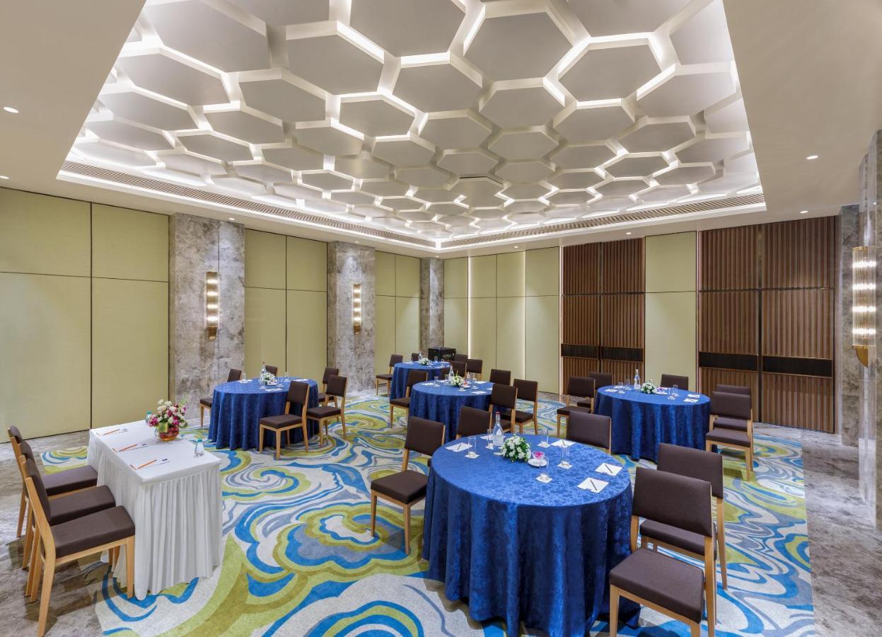 Bellevue Sarovar Premiere ジュナーガド エクステリア 写真